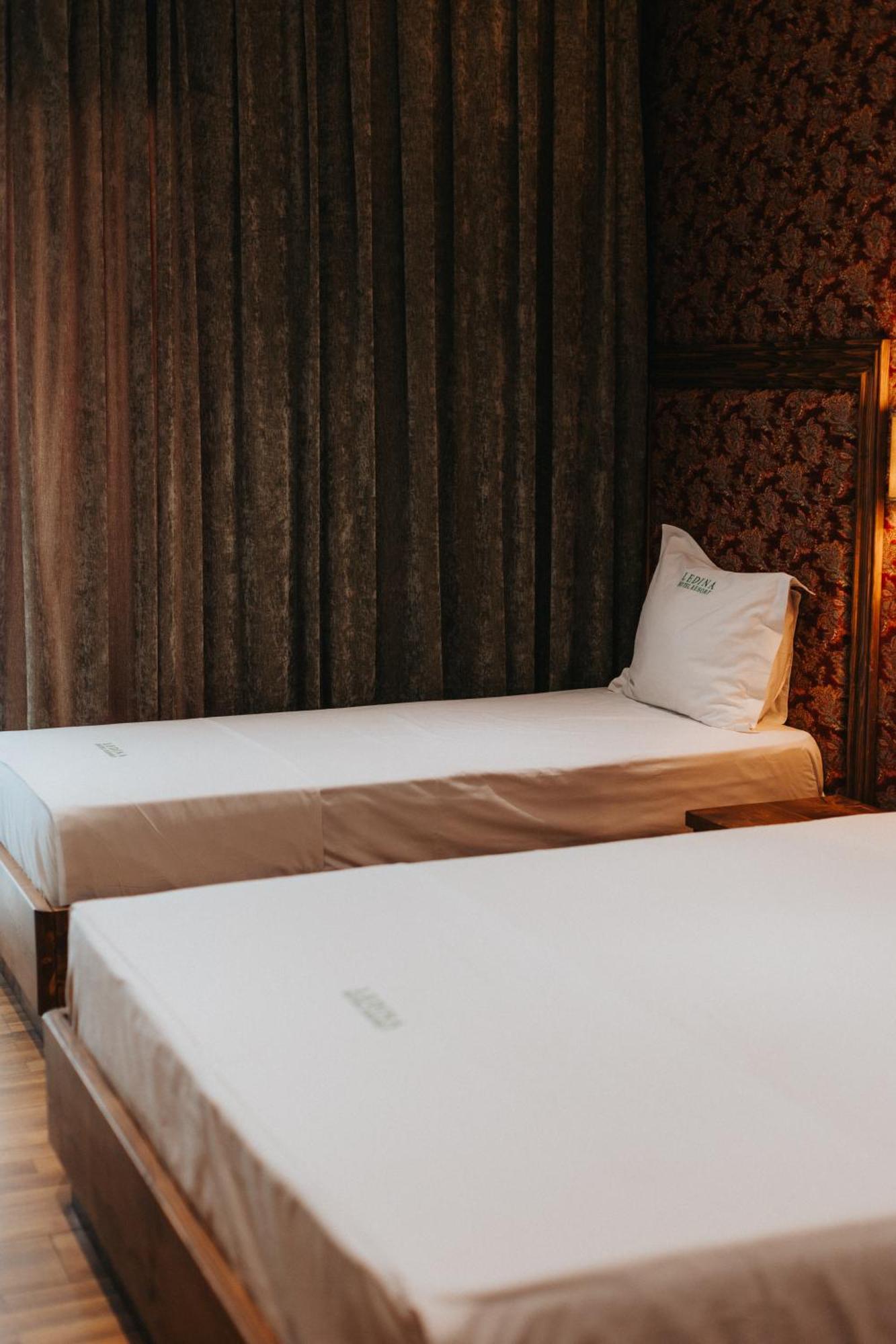 Ledina Hotel Orikum Eksteriør billede